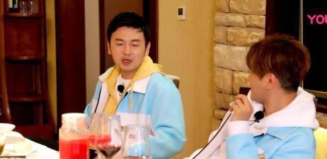 原创迪丽热巴实现蹦极愿望两次造型都很吸晴宋小宝恐高全程扶着走