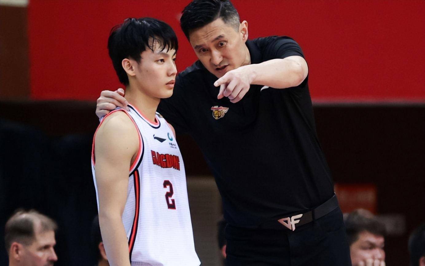 周琦带儿子出战广东,徐杰胡明轩等4人成王牌,朱芳雨也早有预谋_威姆斯