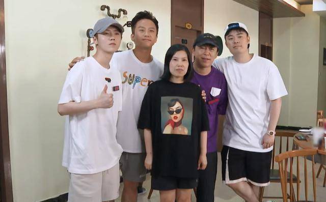 原创邓超发文不再录五哈再看他离开跑男团的回应差距一目了然