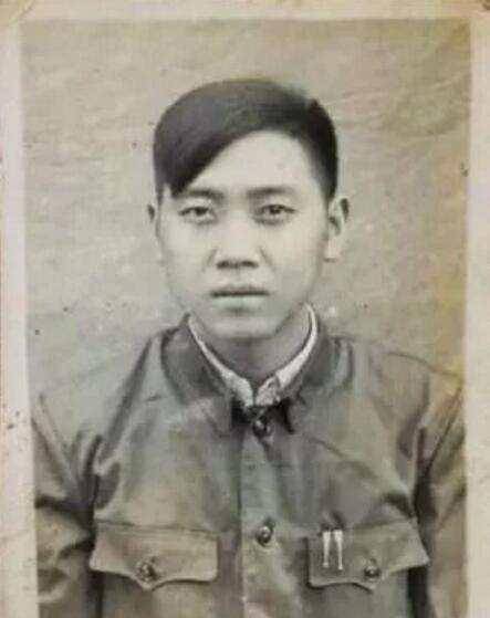 开战前师长来检查看到一个战士在哭特批他上战场后成为特等功臣