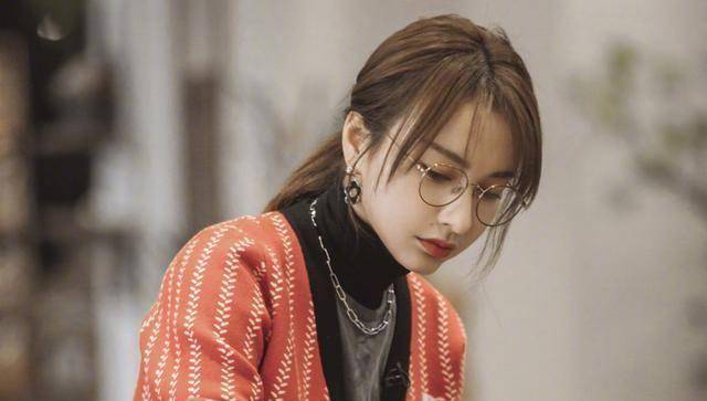 原创粉丝为何要为吴昕撑起一片天看完最新浪姐才明白她值得