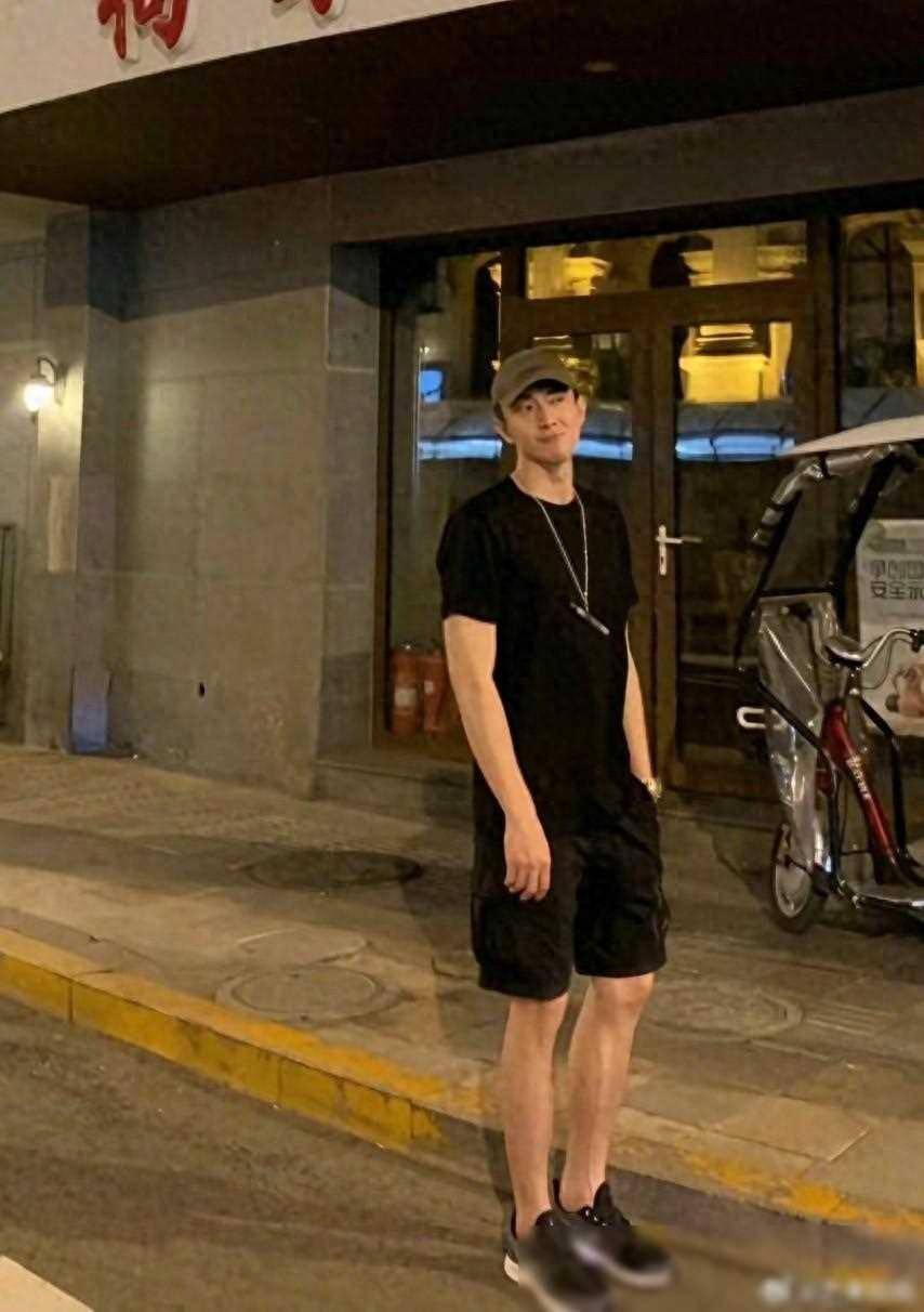 “肋骨外翻也阻挡不了林更新的帅！网友集体“肋”悬了！“