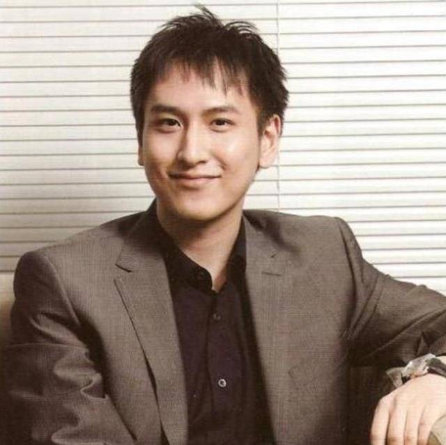 原创汤臣集团汤珈铖父亲去世留133套房今1套值2亿轻松成百亿富豪