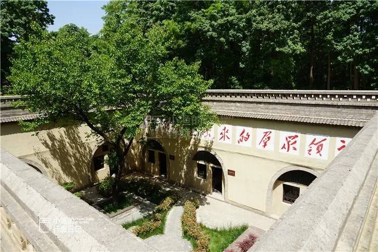 人们住在地底下,你家厨房通到他家卧室_柏社_地坑_三原县