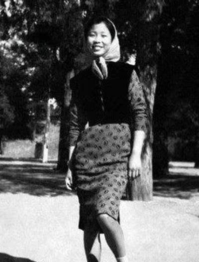 民国三十八年,来到清华园仅一年的林洙认识了程应铨,两人很快就坠入了