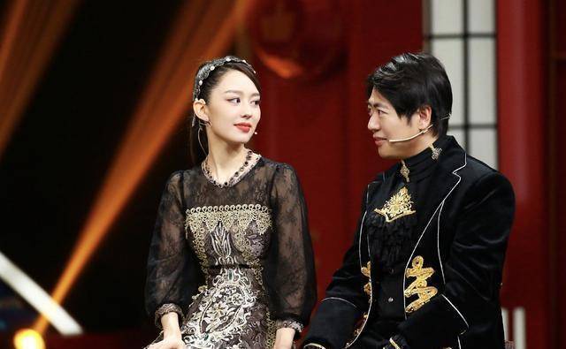 参加《妻子的旅行》狂秀恩爱,路透照美腿吸睛_张歆艺_夫妻_金瀚