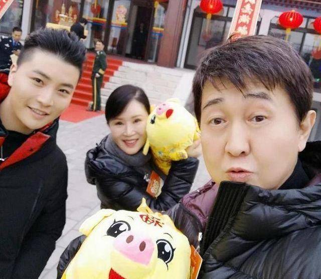 付笛生近照,心系灾区,废寝忘食,28岁儿子名字一听就是有钱人