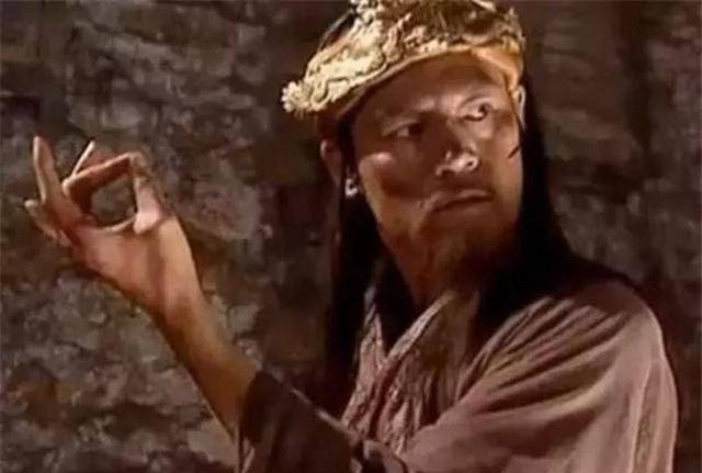 岳不群一开始就是伪君子还是随着局势发展一步步走上不归路的