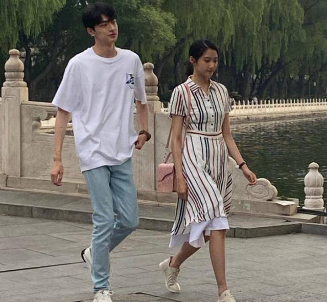 原创关晓彤新剧路透曝光搭档身高187的林一网友直呼满屏大长腿