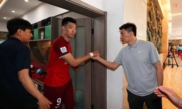 原创李玮峰应主动解释河南队的状况南基一难以化解当前困境