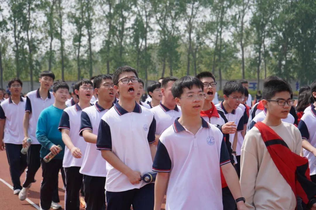 逐梦青春路踔厉奋发行河北清河中学举行励志万米行活动
