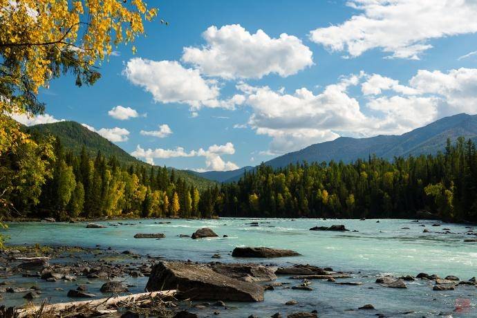 新疆组团去玩一个星期需要多少钱,新疆旅游团报价六日游_day_主要景点