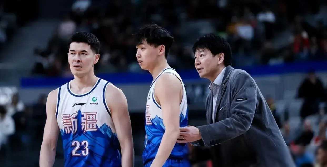 赵睿冲锋陷阵,邱彪调整阵容剑指总冠_发展_1_cba