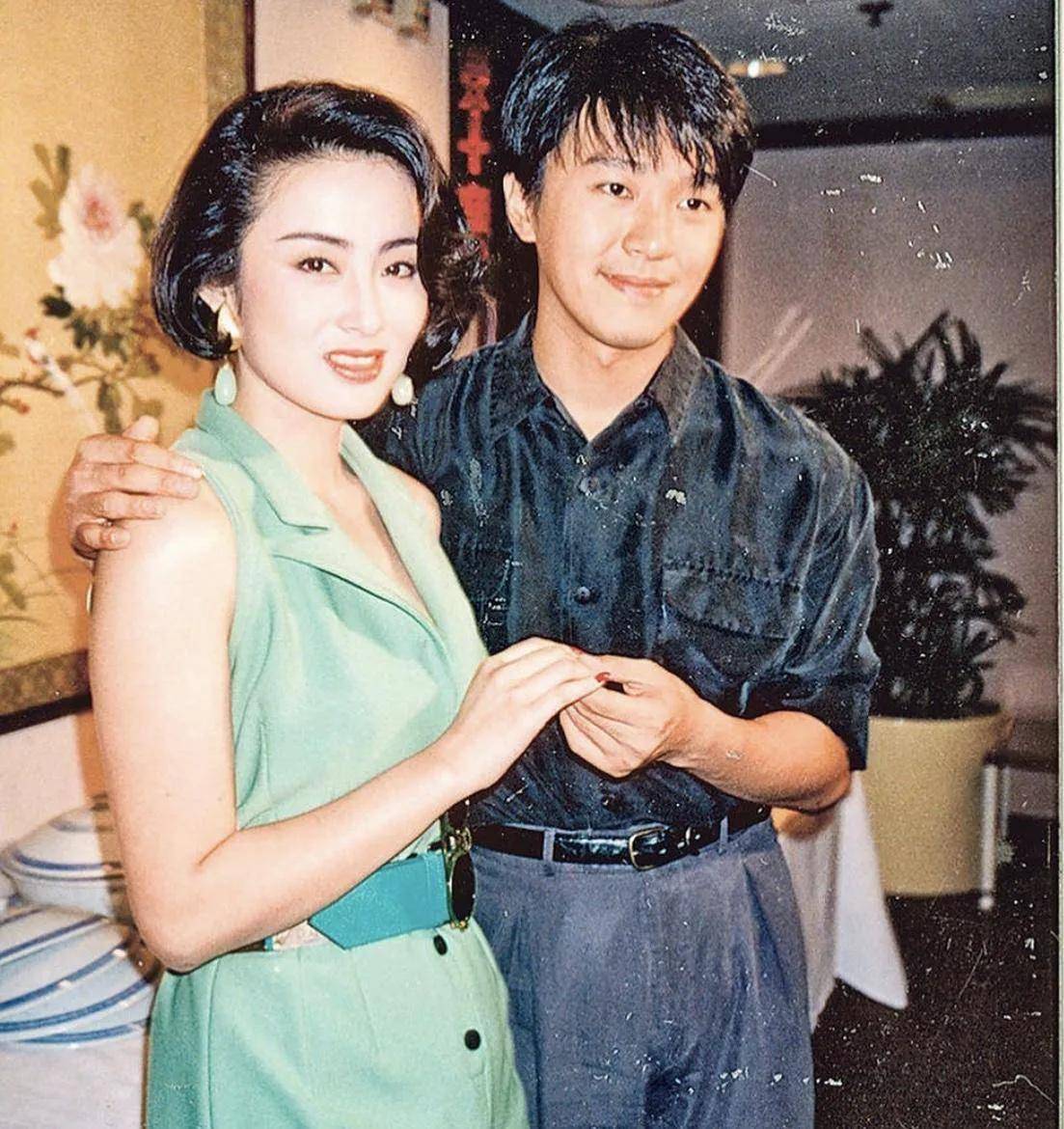 曾经一眼万年的张敏瘦成了"济公"?年过半百被嘲着装不得体