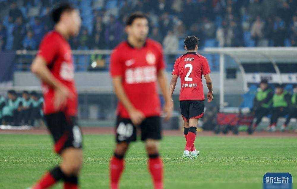 4月10日,中超联赛第五轮的比赛中,沧州雄狮队在自己的主场上迎战了