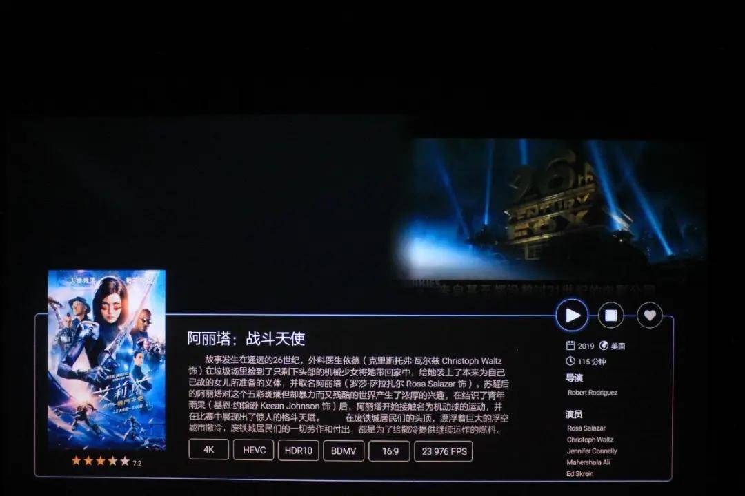 右上角还有电影的预告片视频,海报墙做到这个地步,我不知道还有什么