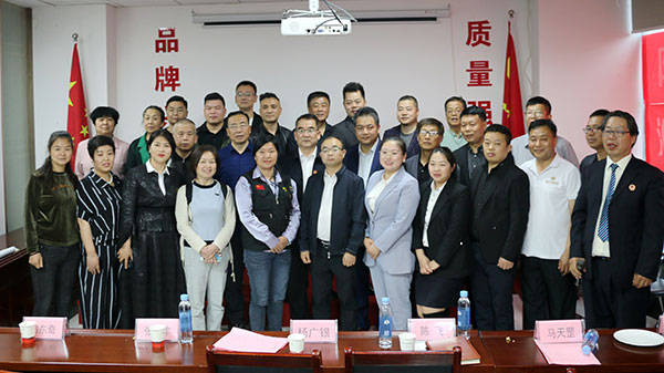 谷璟弘简介谷璟弘,红蚁智旅的创始人和首席执行官,拥有超过10年的互联