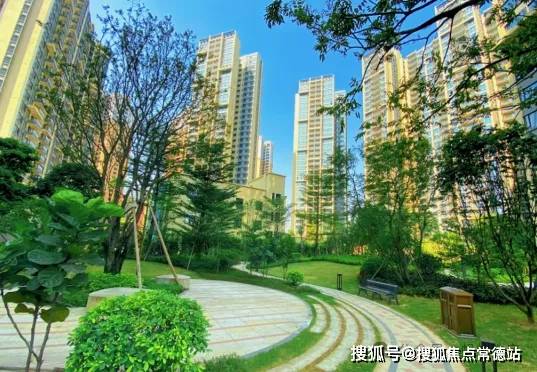 中山裕龙君悦开发商售楼处24小时电话:400 816 8162欢迎来电咨询楼盘