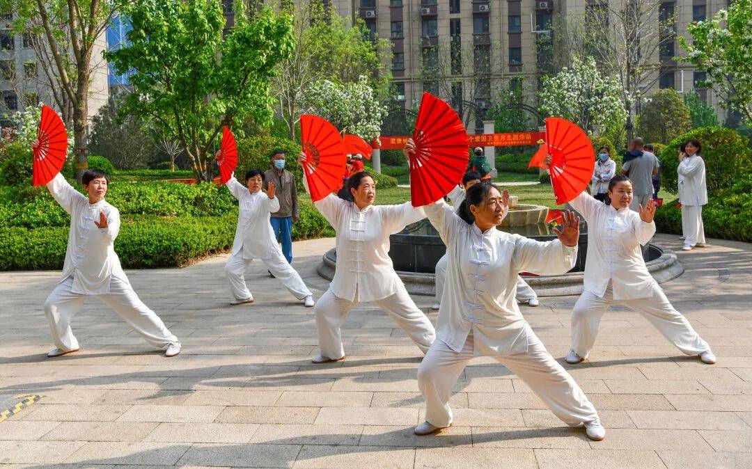 全民健身榕光焕发丨竞秀区第36个爱国卫生月主题活动走进玉兰花园社区