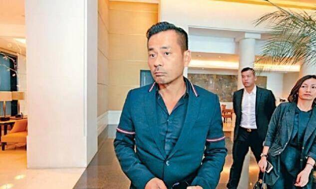 回归后的澳门赌场博彩业正规了许多,街市伟凭着自己洗白后的商人身份