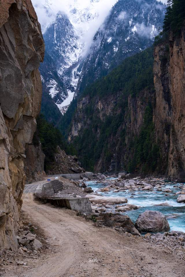 尼屋到八盖地图上没有的路藏在深山里的易贡大峡谷