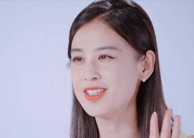 饿肚子的黄圣依听说杨子把饭送给程莉莎吃,她的反应暴露豪门格局