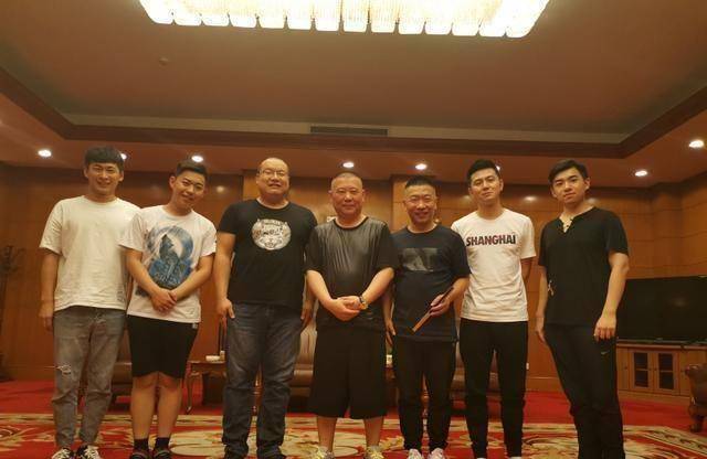 郭德纲徒弟招演员,网友回应高鹤彩想去扫地:心存感恩方能成事_相声
