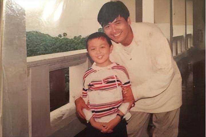 他是李连杰的儿子却在事业顶峰退圈之后靠着网大重现辉煌