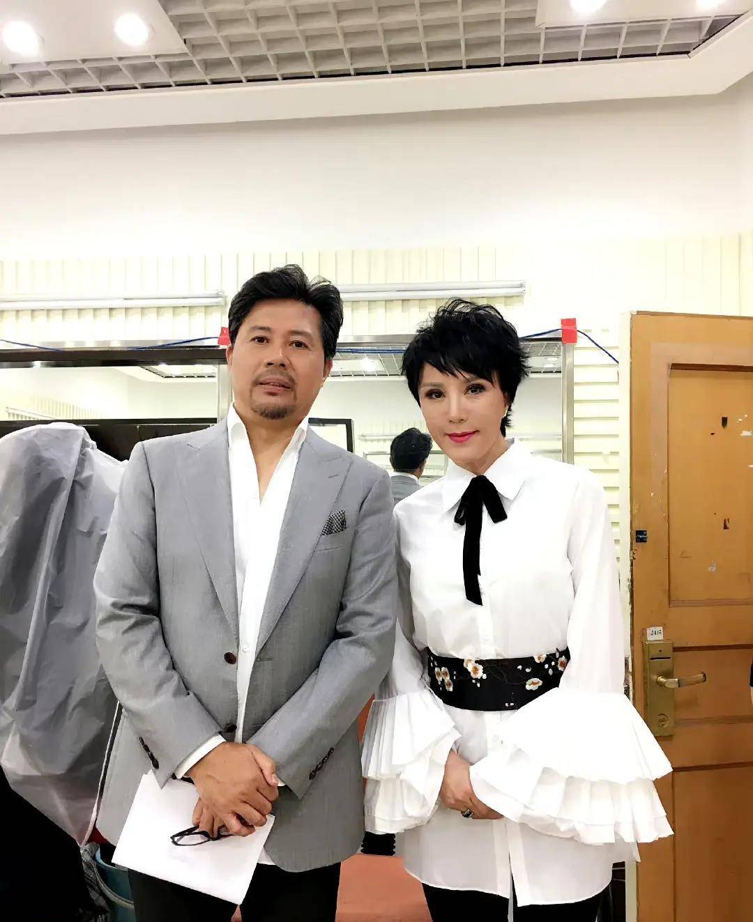 林萍:嫁圈外丈夫,婚后生一子,被姐姐宠成宝_妈妈_女儿_火风