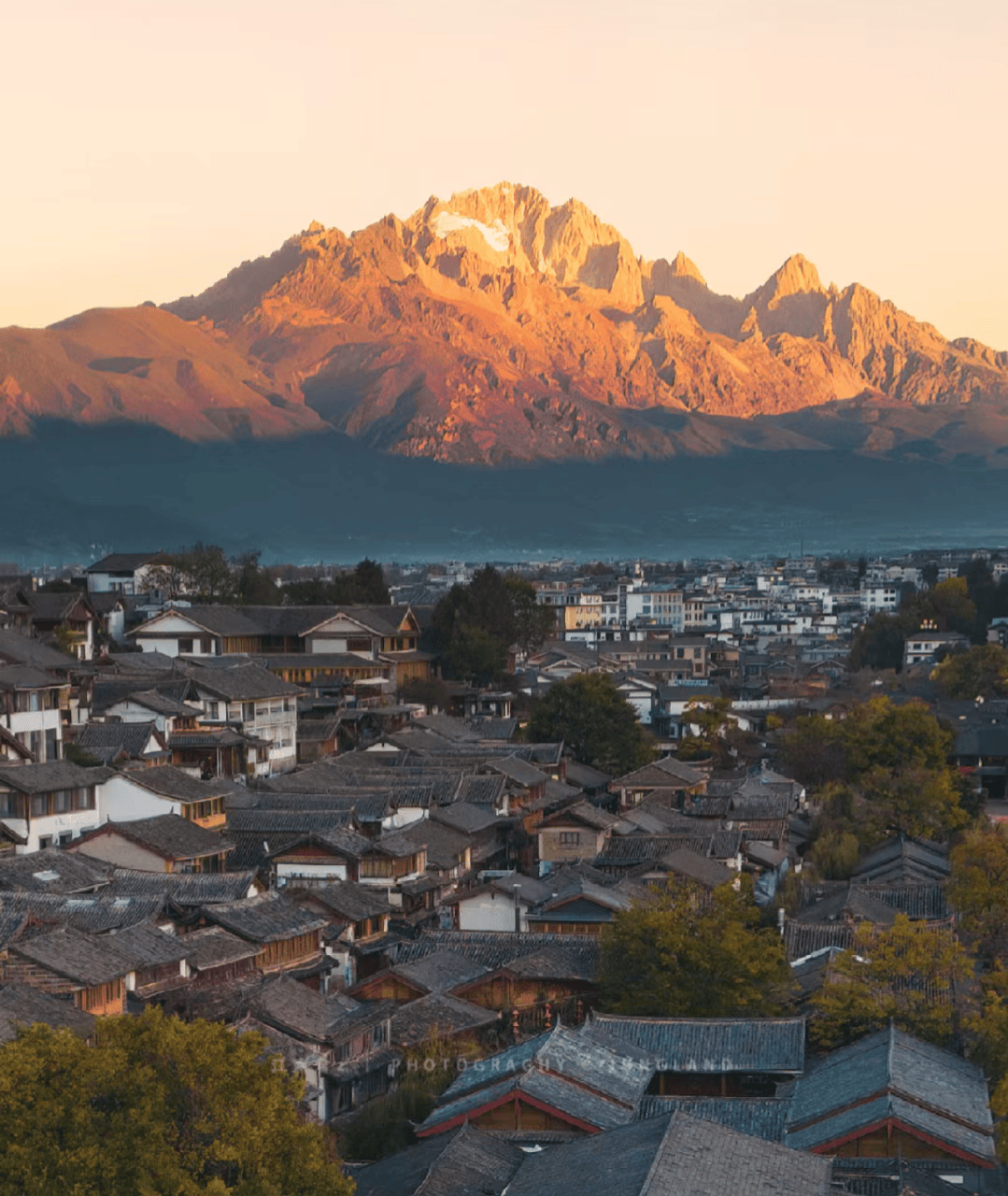 云南跟团游四天旅行社价格多少?_丽江古城_玉龙雪山_景点