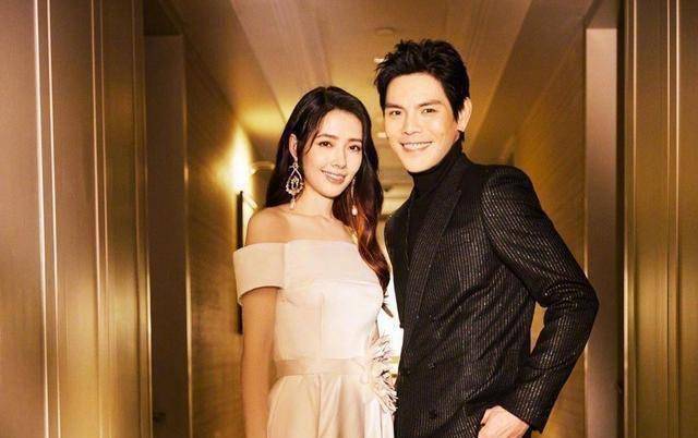 郭碧婷带老公回娘家遭郭爸在线催生与向佐各抱1个男娃有玄机