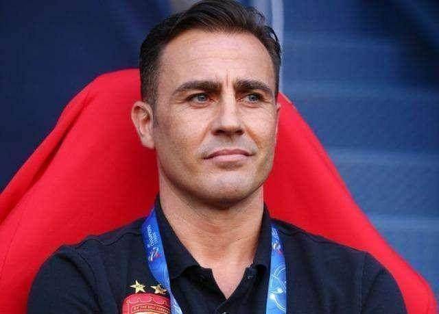 高拉特再被教做人,卡纳瓦罗神奇一脚告诉他球该这么踢!_齐达内_基本功