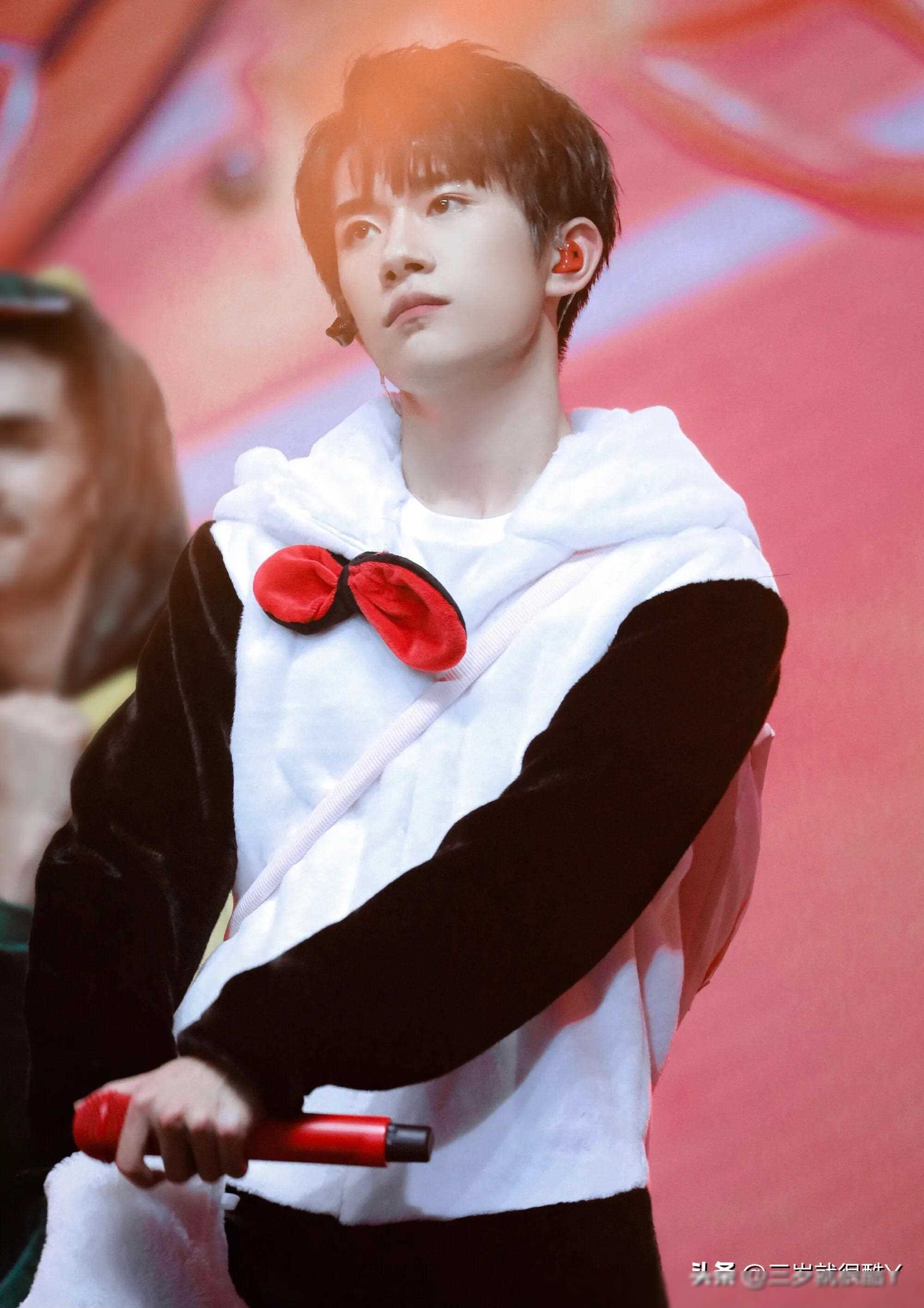 易烊千玺朝向中国最具实力青年偶像之路