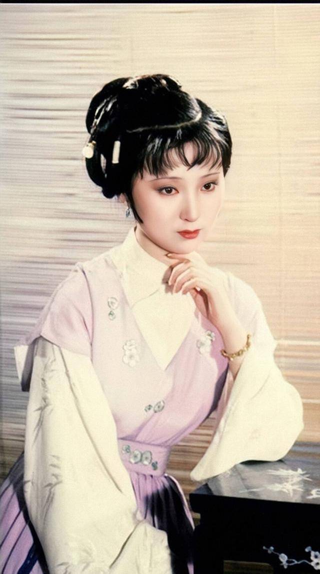 林黛玉的被迫害妄想症,贾府的小姐们,就属她家境好高_