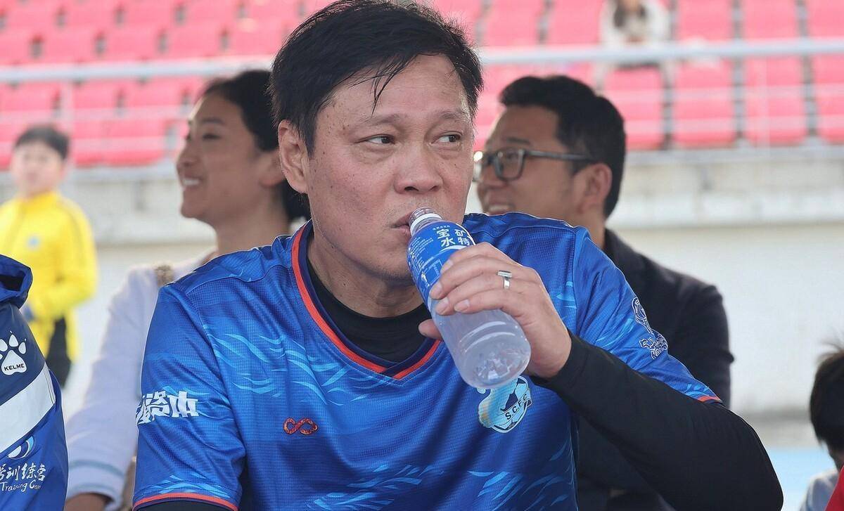 原创范志毅入场开撕吴金贵曝光靠联系进申花多旧将一边倒炮轰