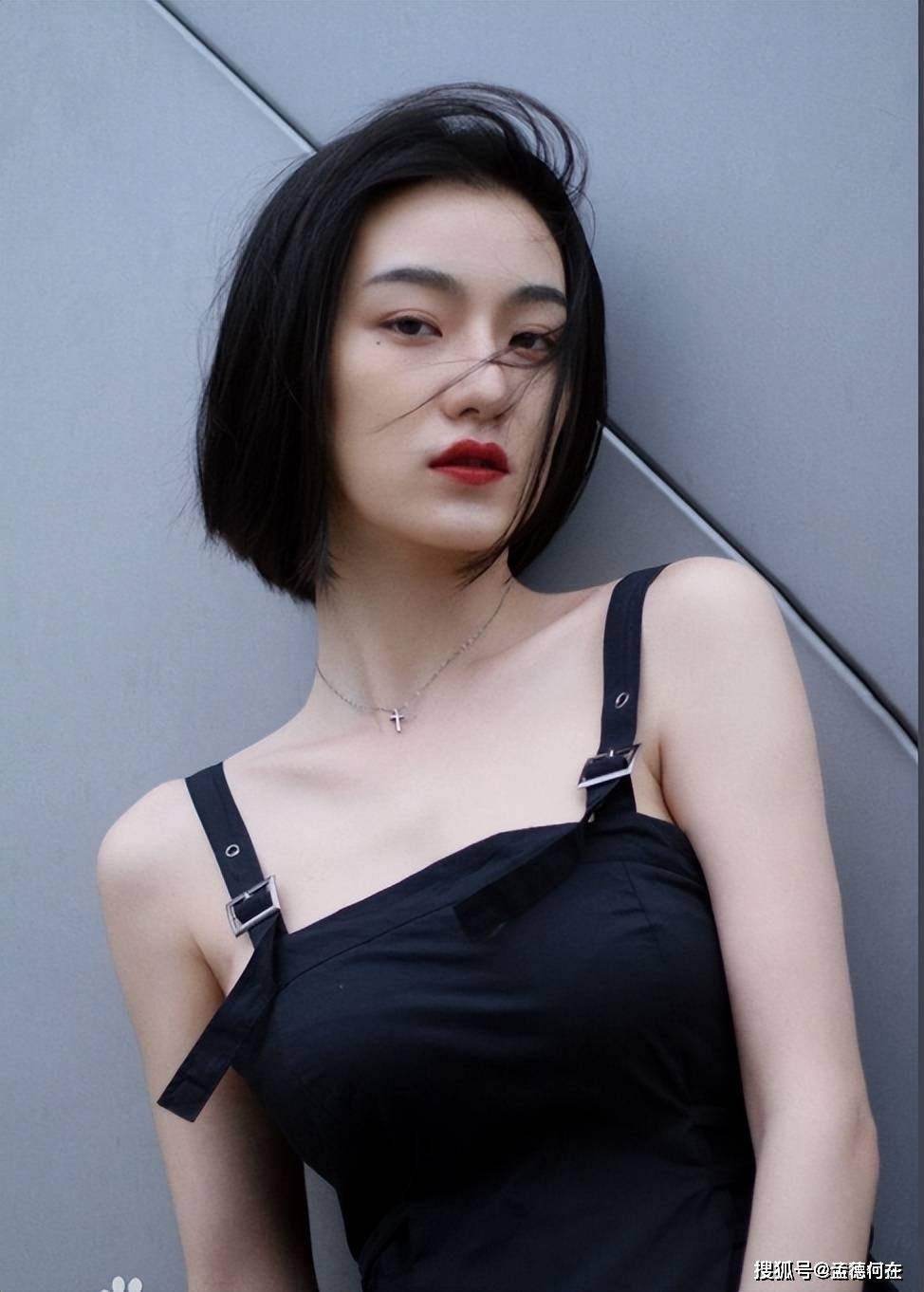 原创这谁能顶得住呢33岁洪爽这尤物身材真的绝