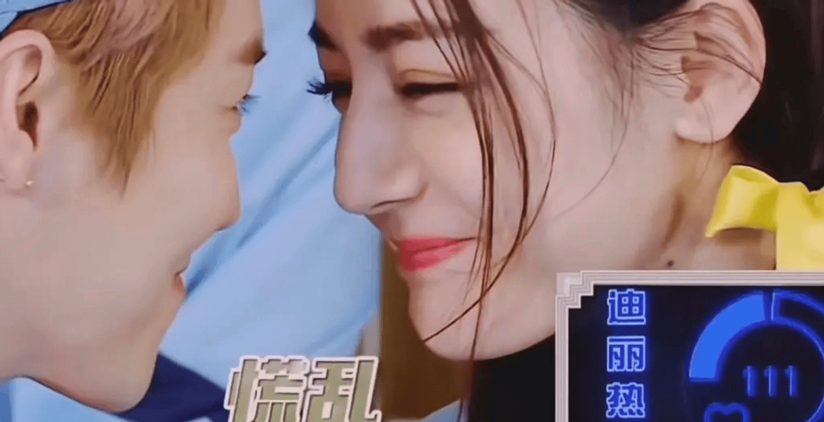 然而,鹿晗却火速官宣了和关晓彤之间的恋情,也让无数陆地夫妇的粉丝为