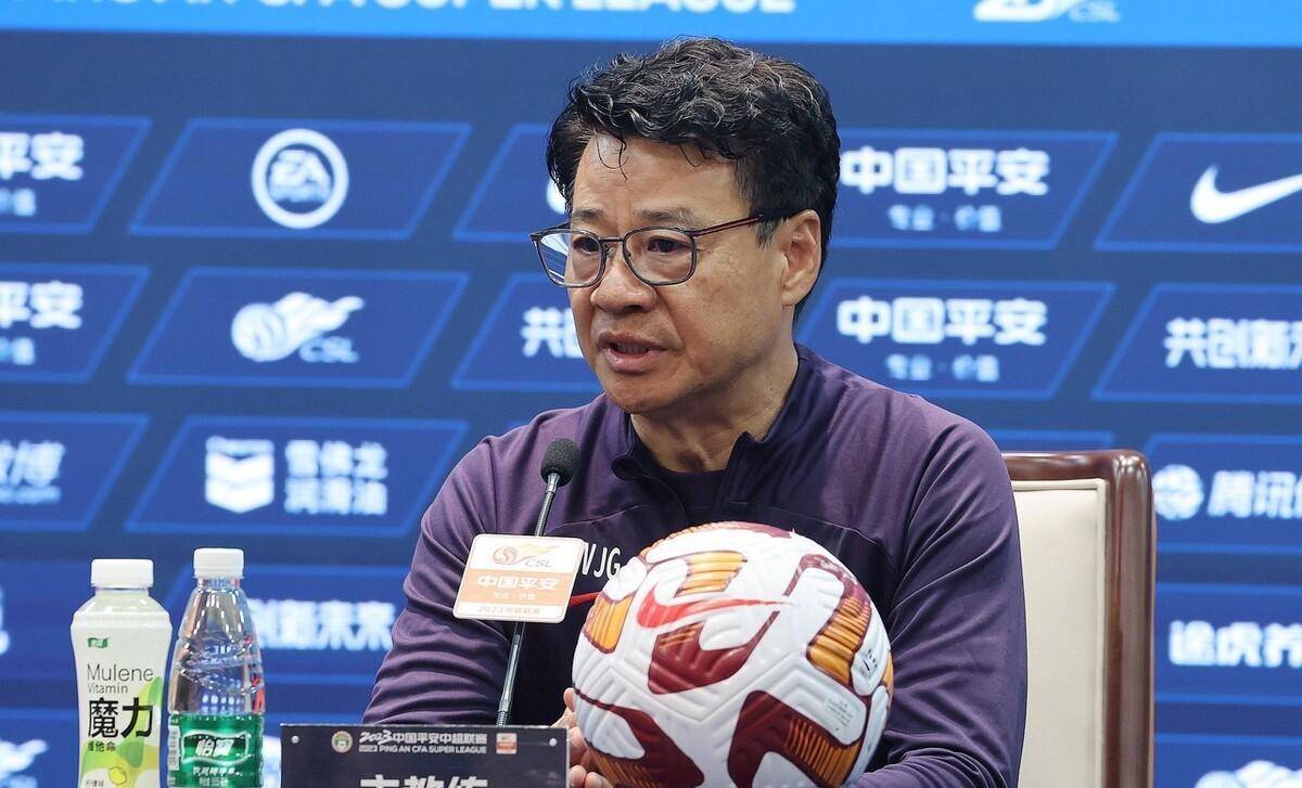 原创范志毅入场开撕吴金贵曝光靠联系进申花多旧将一边倒炮轰