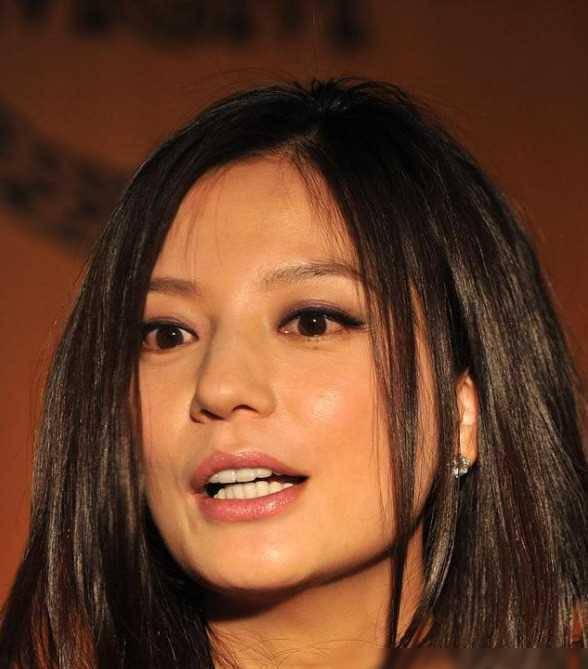 从"中国巨星"到低调沉寂:赵薇是否被遗忘?_态度_行为_事件