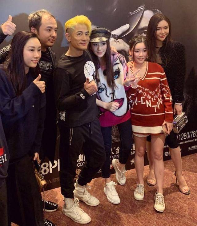 原创郭富城罕见带方媛与歌迷见面大肚方媛依偎在丈夫身上超幸福