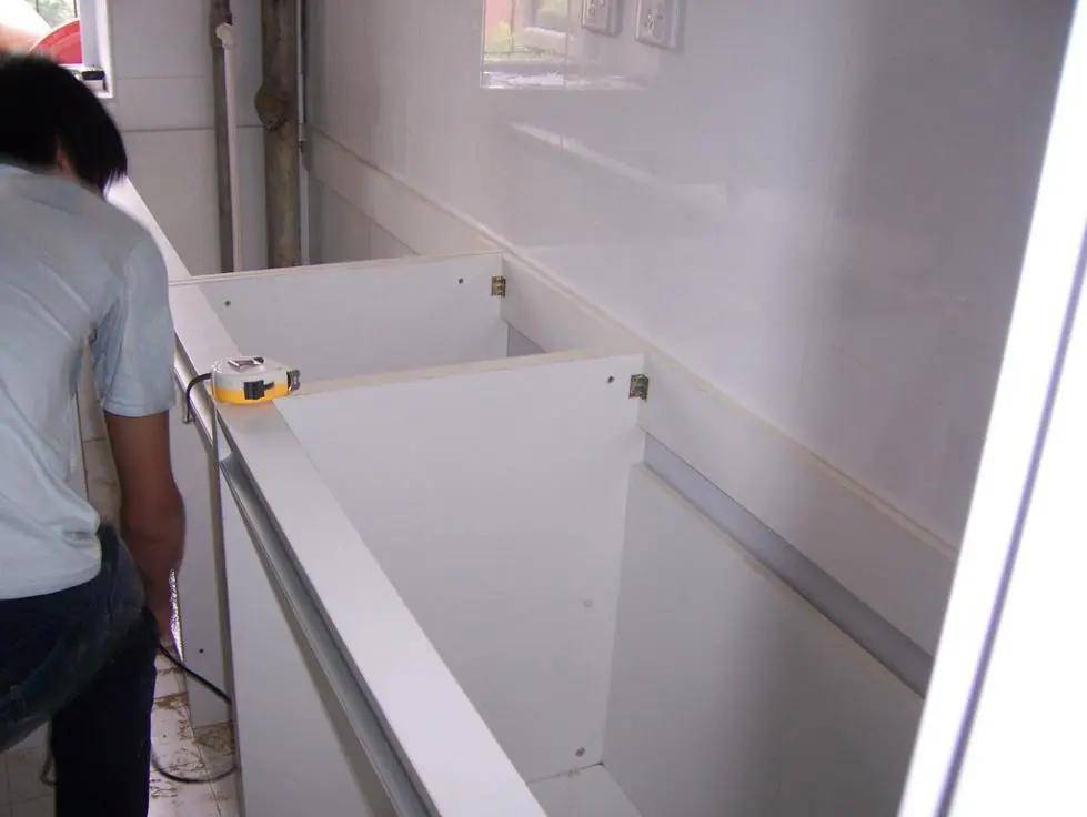 橱柜台面灯带厨房照明新宠告别死角享受明亮烹饪时光