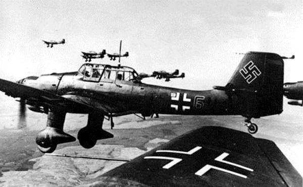 各自为战_戈林_闪击战_进攻