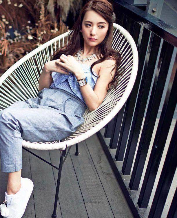 郭富城美妻方媛近照,曾默默无闻一跃搭天王,如今母凭娃贵很幸福_照片