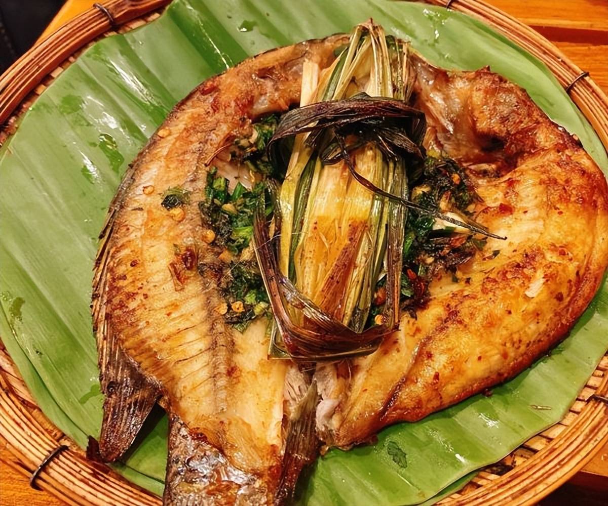 除了上述招牌美食,傣族还有诸多特色菜品值得品尝.