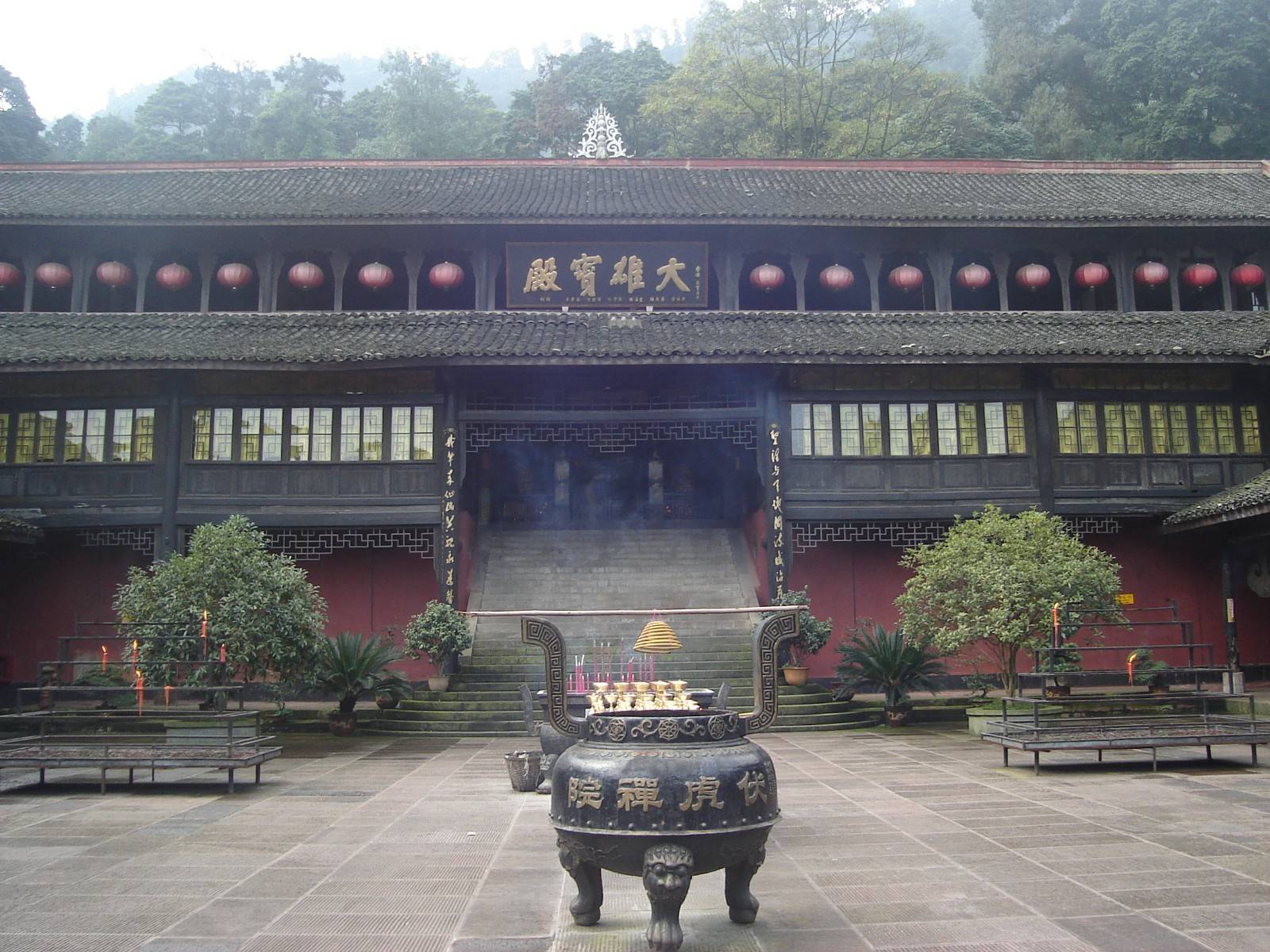 峨眉山伏虎寺的虎去哪儿了究竟被谁伏了