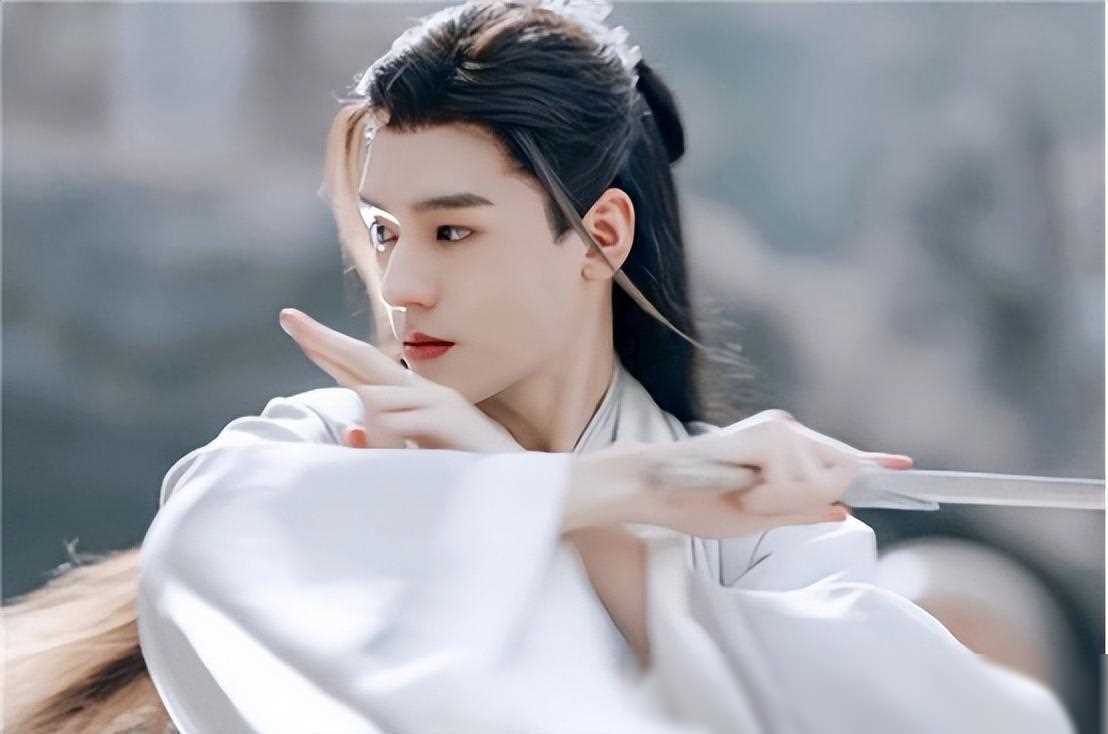 遥想当年,一部《山河令》让龚俊从人海中脱颖而出,一夜成名.