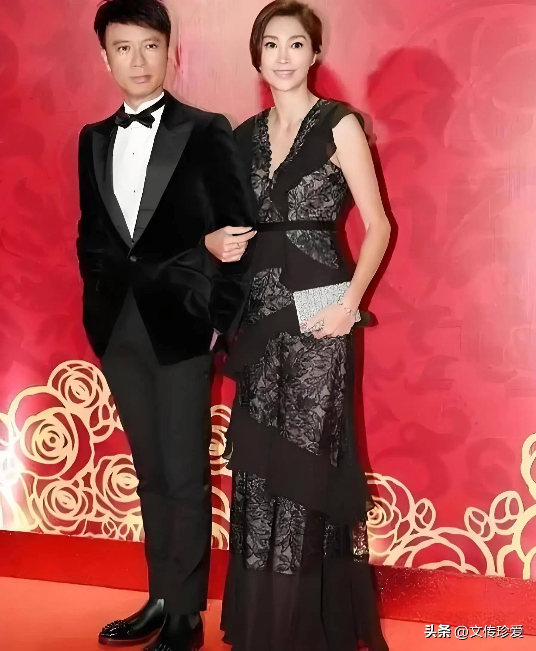 李克勤太太被誉为香港第一美人,身材高挑五官大气,素颜也很棒
