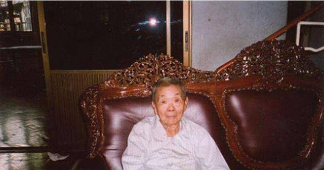 她曾是缅甸最大的女毒枭4岁就会开枪一生毒害无数晚年善终