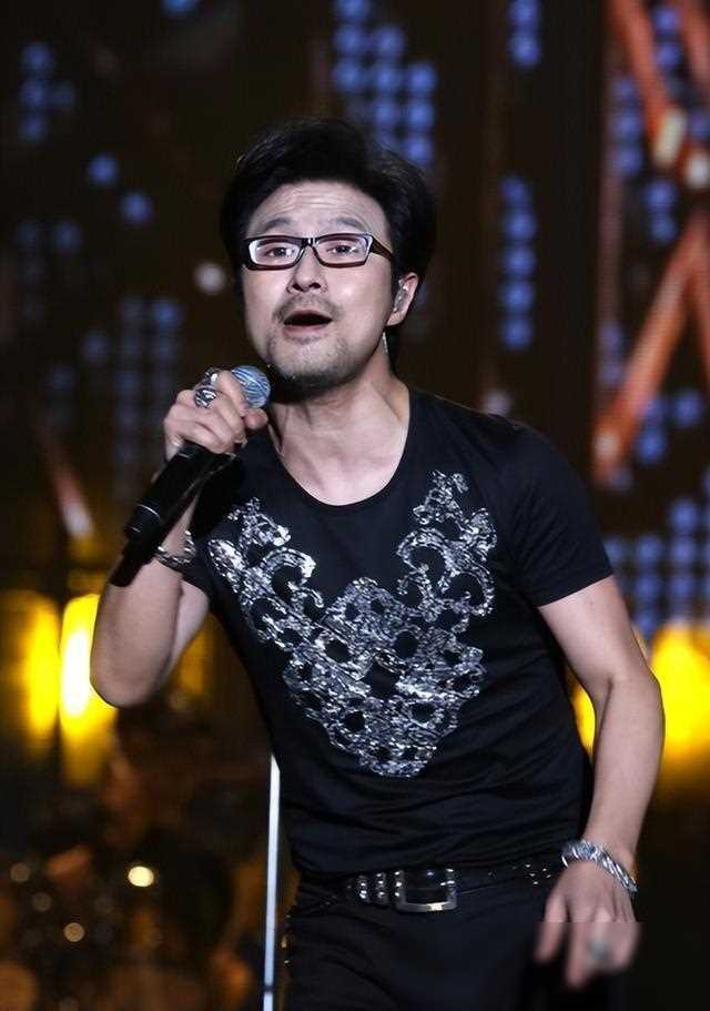 53岁汪峰离婚后发声告别过去章子怡成过去式不谈感情事