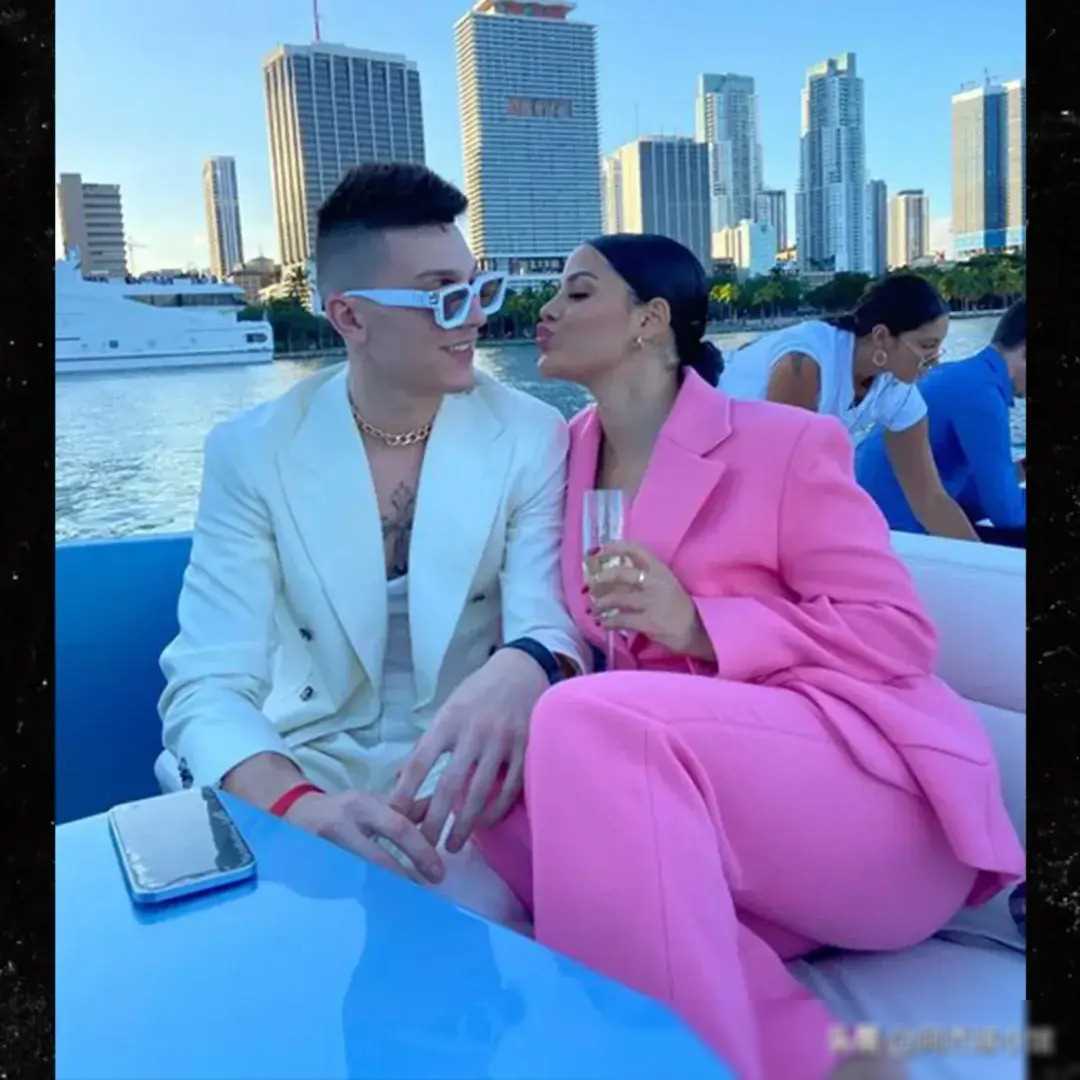 百万豪车换女友一笑,翘臀男希罗遭疑